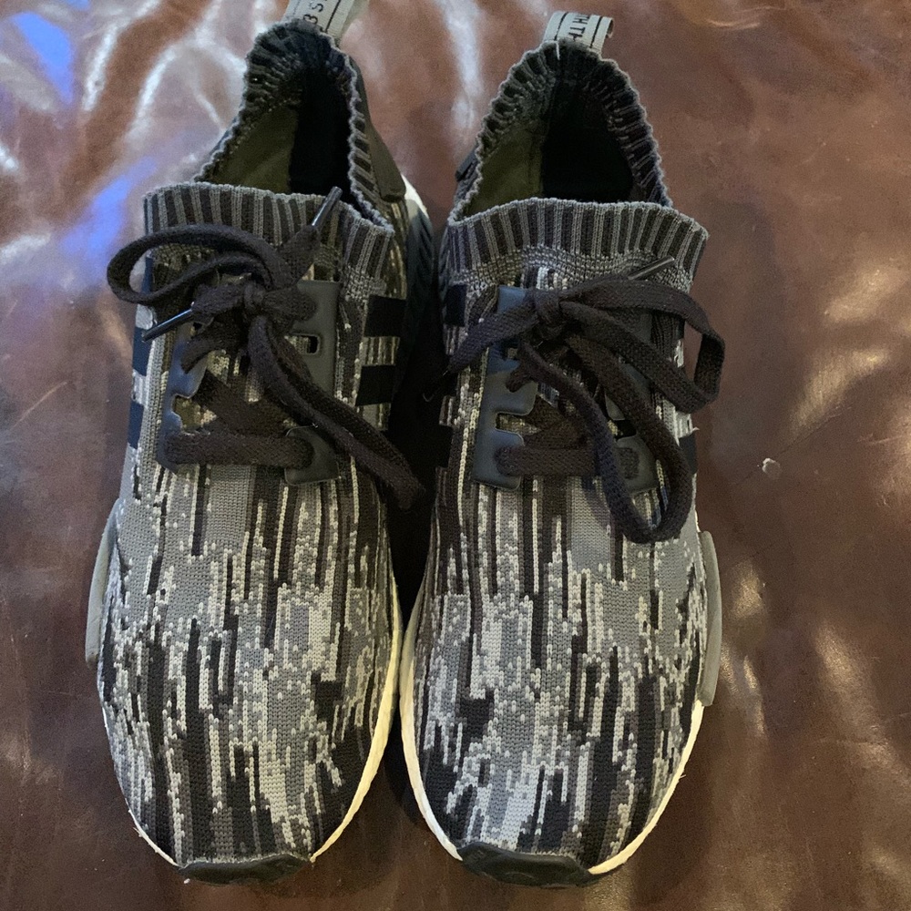 HP 🔥 Men’s Adidas NMD R1 PK Glitch Core 9.5